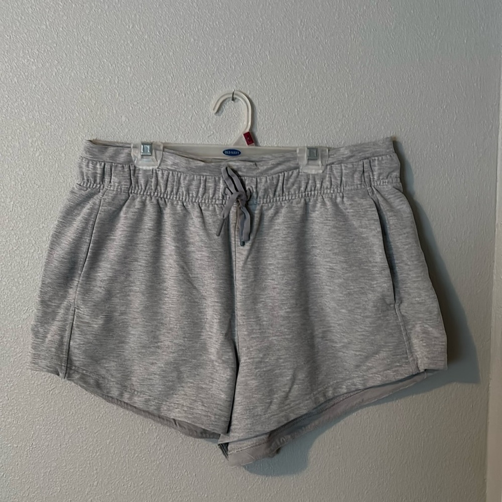 Women’s Lululemon Grey Shorts Size 10